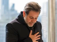 Imagem - ‘Três Graças’: Ferette passa mal após demonstração de afeto de Lorena e Juquinha, e ao descobrir que Viviane é trans