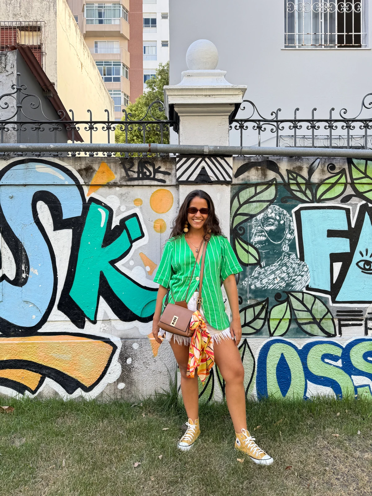 Allyne Vinuto mora em Fortaleza e tem um ateliê de acessórios nada óbvios