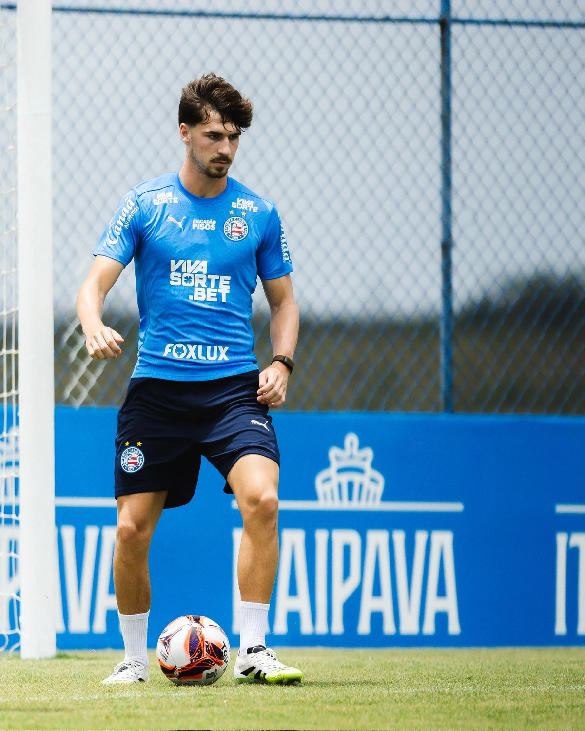 Elenco do Bahia treina no CT Evaristo de Macedo  por Letícia Martins/EC Bahia 