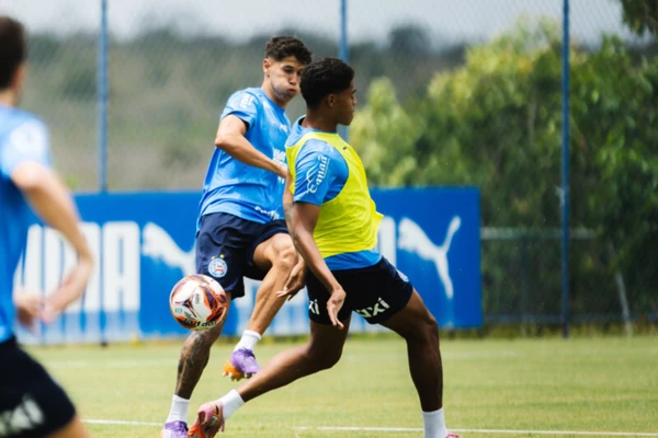 Elenco do Bahia treina no CT Evaristo de Macedo  por Letícia Martins/EC Bahia 