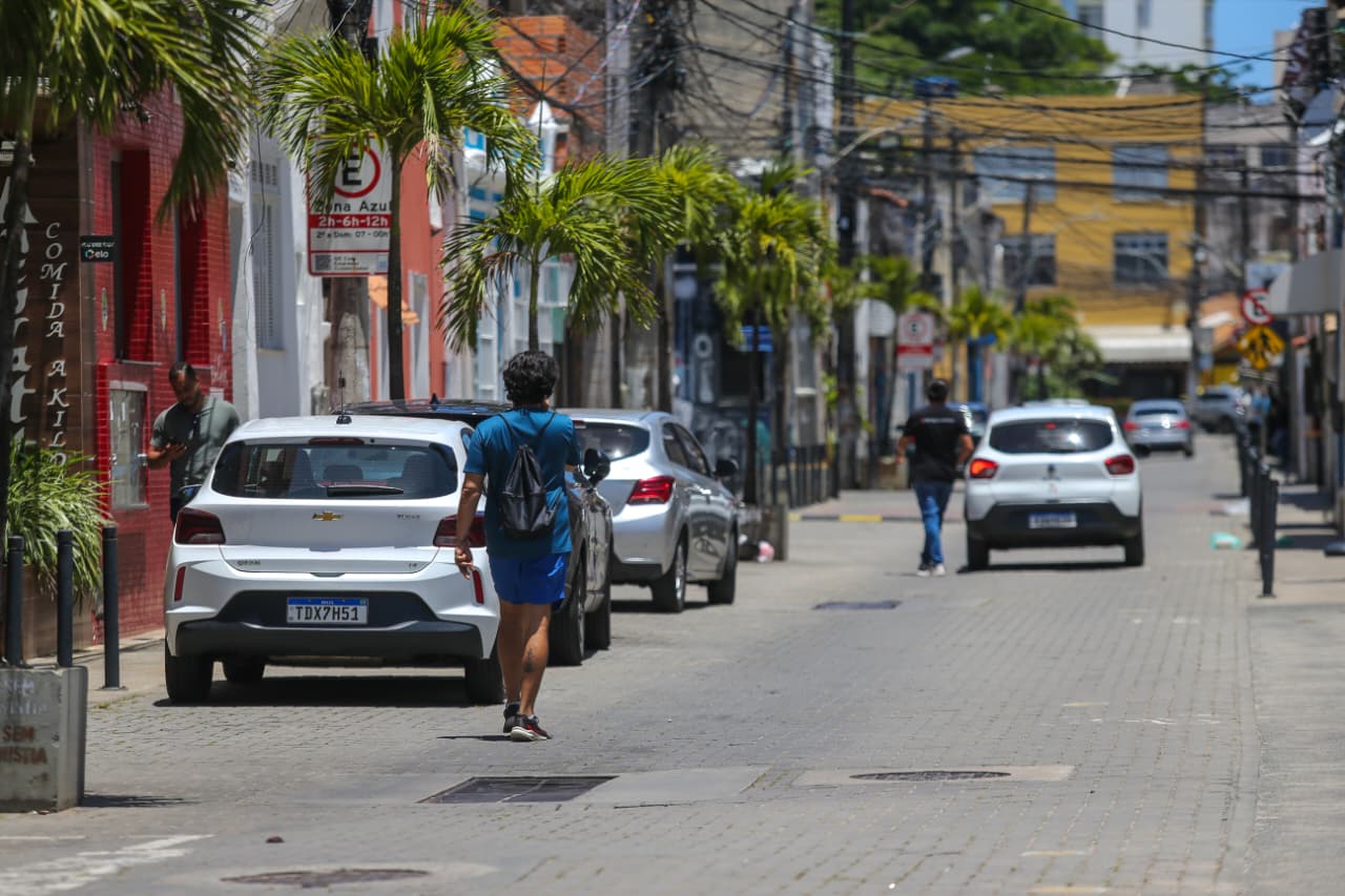 Integrantes do CV controlam esquema de flanelinhas no Rio Vermelho por Arisson Marinho/CORREIO