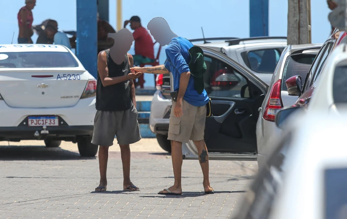 Integrantes do CV controlam esquema de flanelinhas no Rio Vermelho por Arisson Marinho/CORREIO