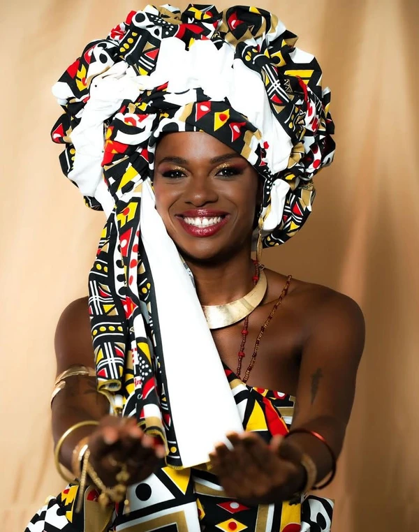 Nayara Temporal, 34 anos, Liberdade. É dançarina e instrutora de pilates por André Frutuôso/Casa de Mainha