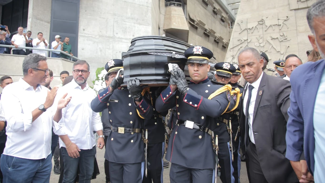 Imagem - Despedida de Alan Sanches reúne lideranças políticas e familiares no Salão Nobre da Alba