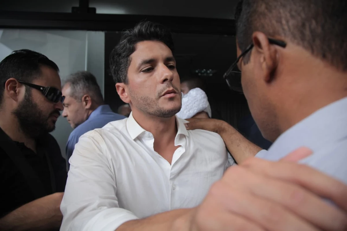 Familiares e autoridades compareceram à missa em homenagem a Alan Sanches por Sora Maia/CORREIO