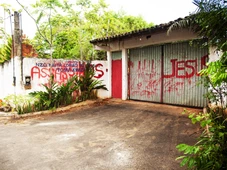 Imagem - Terreiro de candomblé é vandalizado com pichações de “Jesus” e “Assassinos” em Salvador