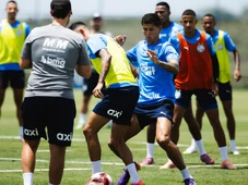 Imagem - Valendo a liderança do Campeonato Baiano, Bahia e Barcelona se enfrentam na Fonte Nova