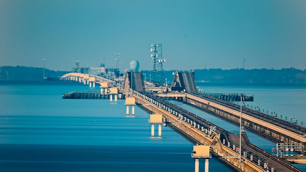 A imensidão da Lake Pontchartrain Causeway causa desorientação e medo extremo em quem tenta atravessar