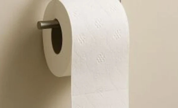 Legislação internacional intensifica transição para métodos ecológicos em banheiros contemporâneos.