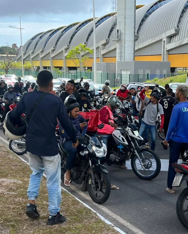 Protesto na Paralela por Reprodução