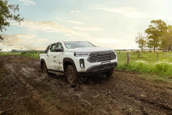  A Ram vai desafiar a Toyota Hilux, a Chevrolet S10 e a Ranger com a nova Dakota por Divulgação 