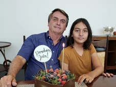 Imagem - Filha caçula de Bolsonaro passa por cirurgia de cinco horas