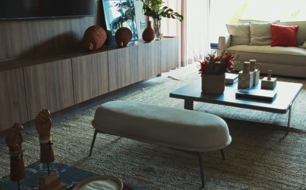 A mansão de Paolla Oliveira aposta em ambientes integrados por Reprodução/YouTube