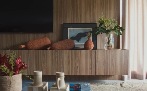 A mansão de Paolla Oliveira aposta em ambientes integrados por Reprodução/YouTube