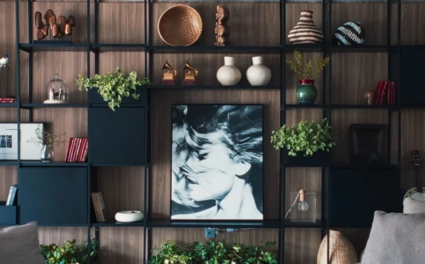 A mansão de Paolla Oliveira aposta em ambientes integrados por Reprodução/YouTube