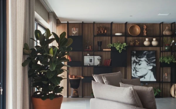 A mansão de Paolla Oliveira aposta em ambientes integrados por Reprodução/YouTube