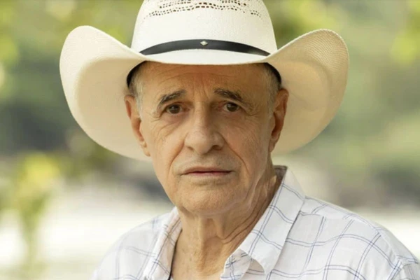 Alaor será vítima de golpe virtual em 'Coração Acelerado'