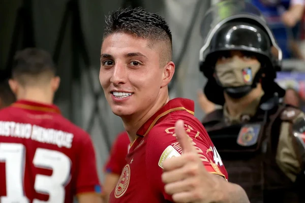 Índio Ramírez com a camisa do Bahia por Felipe Oliveira/EC Bahia