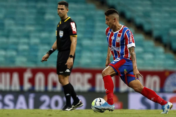 Índio Ramírez com a camisa do Bahia por Felipe Oliveira/EC Bahia