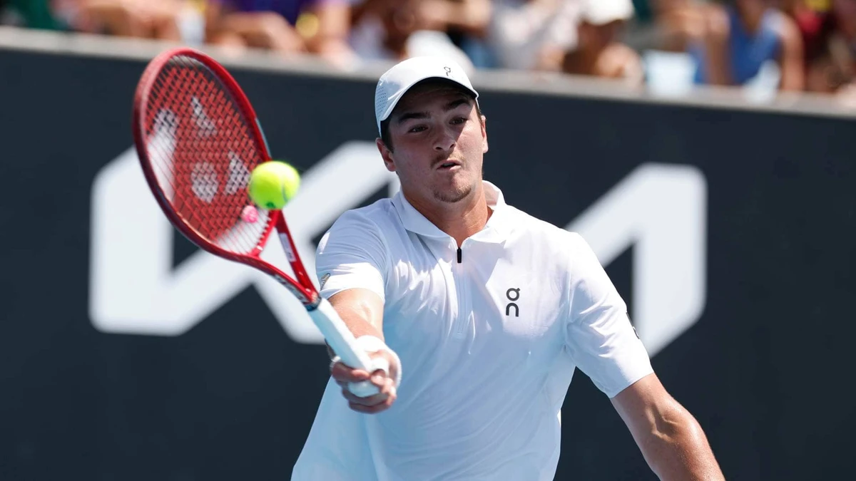 João Fonseca teve dificuldades na partida