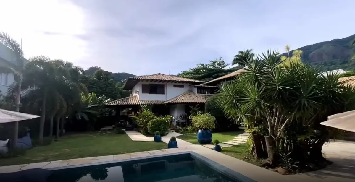 Mansão de Aline fica no Rio de Janeiro por Reprodução | Redes Sociais