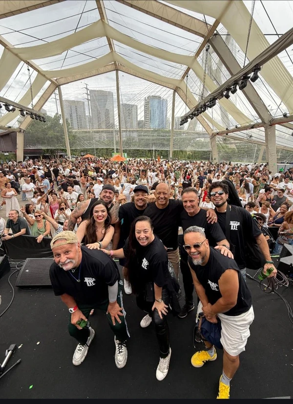 O palco também recebe o Mesa de Axé, encontro que celebra o ritmo como matriz fundamental da música baiana, conectando gerações por Divulgação