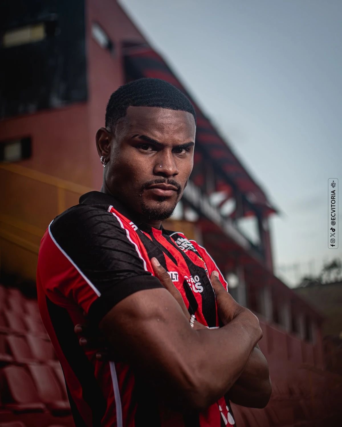 Nathan Mendes é o novo reforço do Vitória  por Victor Ferreira/EC Vitória