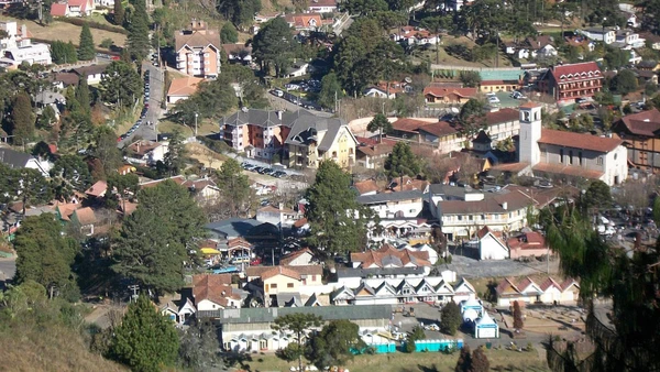Por que cada vez mais brasileiros trocam a praia por Campos do Jordão no calor