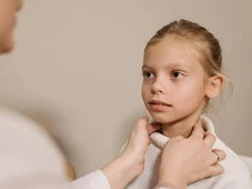 Imagem - Puberdade aos 4 anos: mãe faz alerta ao perceber detalhe sob o pijama da filha