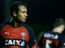 Imagem - Com gol e assistência, atacante rebaixado com o Vitória tem grande atuação em goleada do Náutico