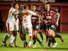 Imagem - Juazeirense sai na bronca com arbitragem após derrota para o Vitória: 'Total repúdio ao árbitro'