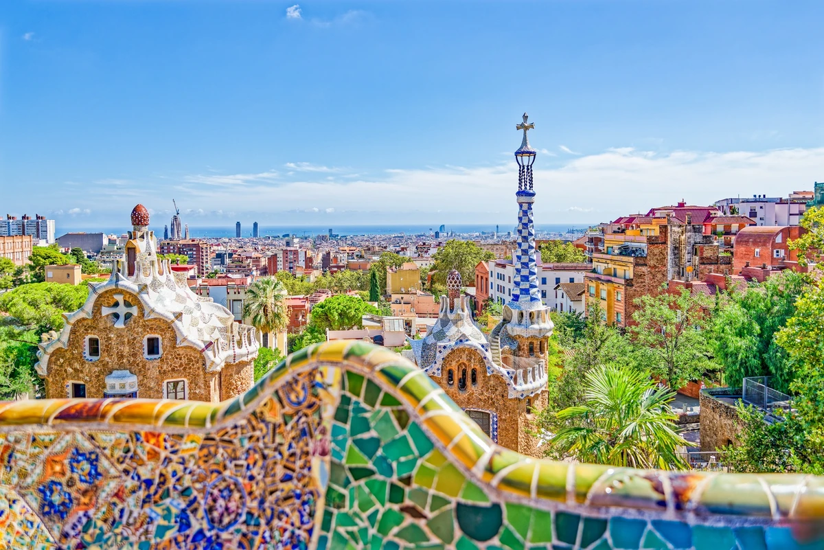 Barcelona (Espanha) – Cultura, praia e movimento por Shutterstock