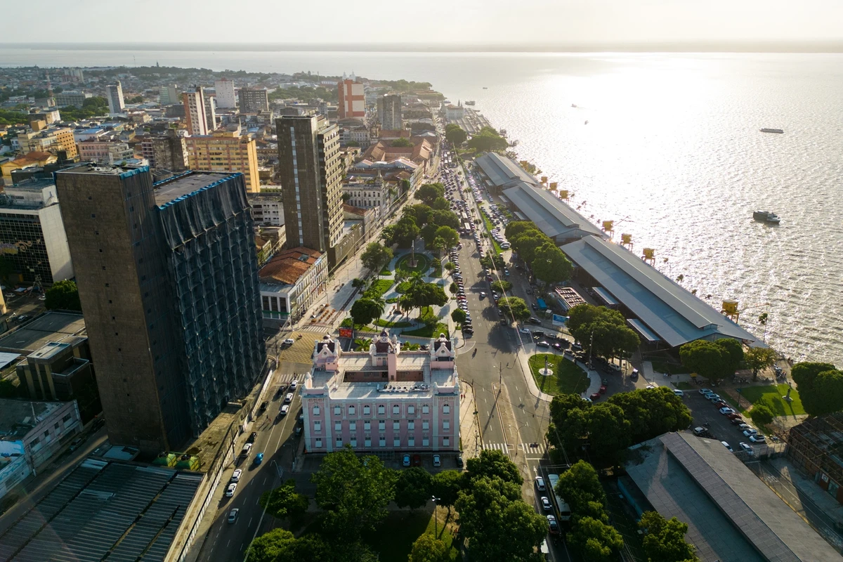 Belém (PA) – Gastronomia e troca cultural por Shutterstock