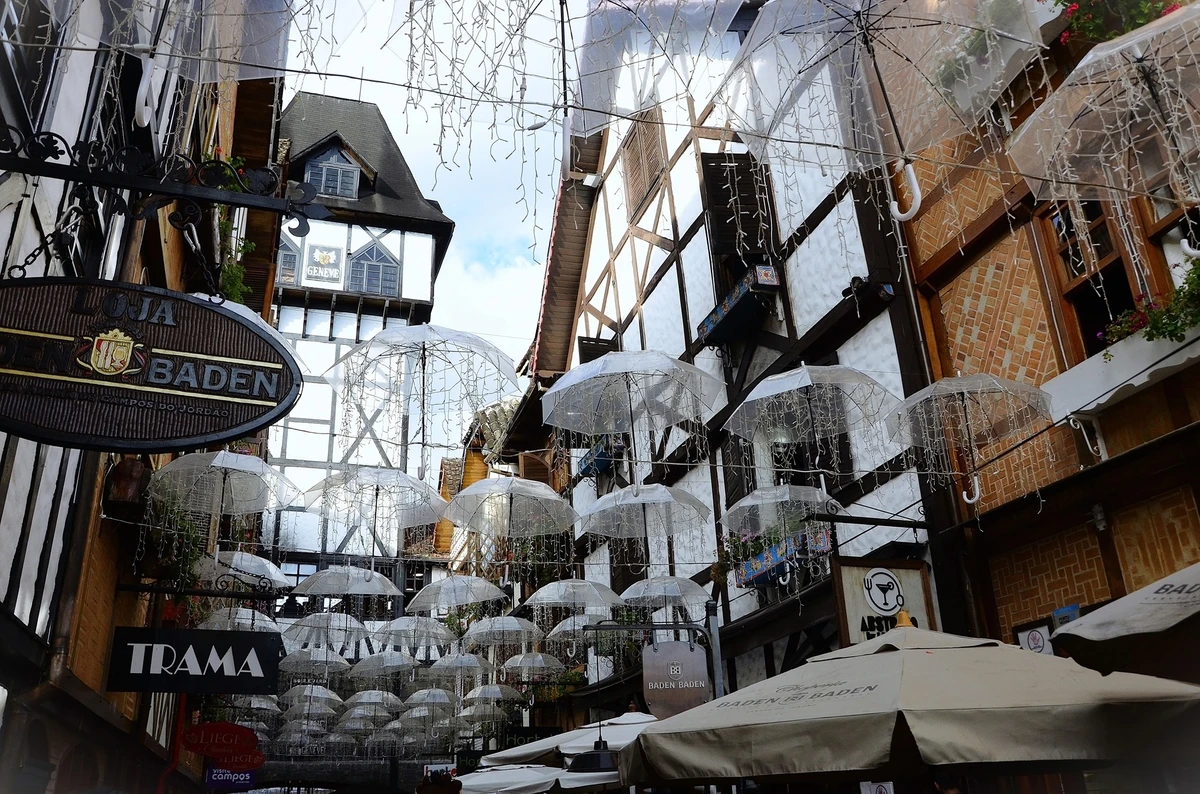 Campos do Jordão (SP) – Conforto e clima acolhedor por Shutterstock