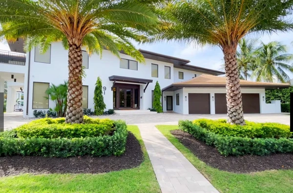 Casa de luxo de Messi nos EUA por Reprodução