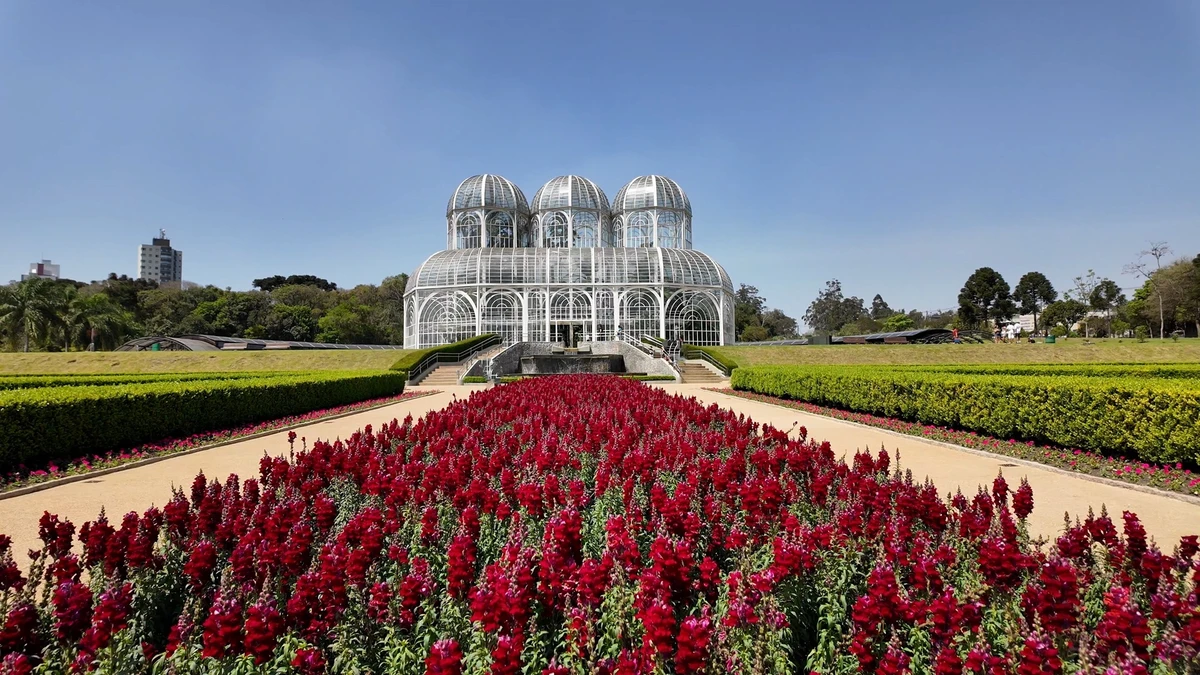 Curitiba (PR) – Cultura urbana organizada por Shutterstock