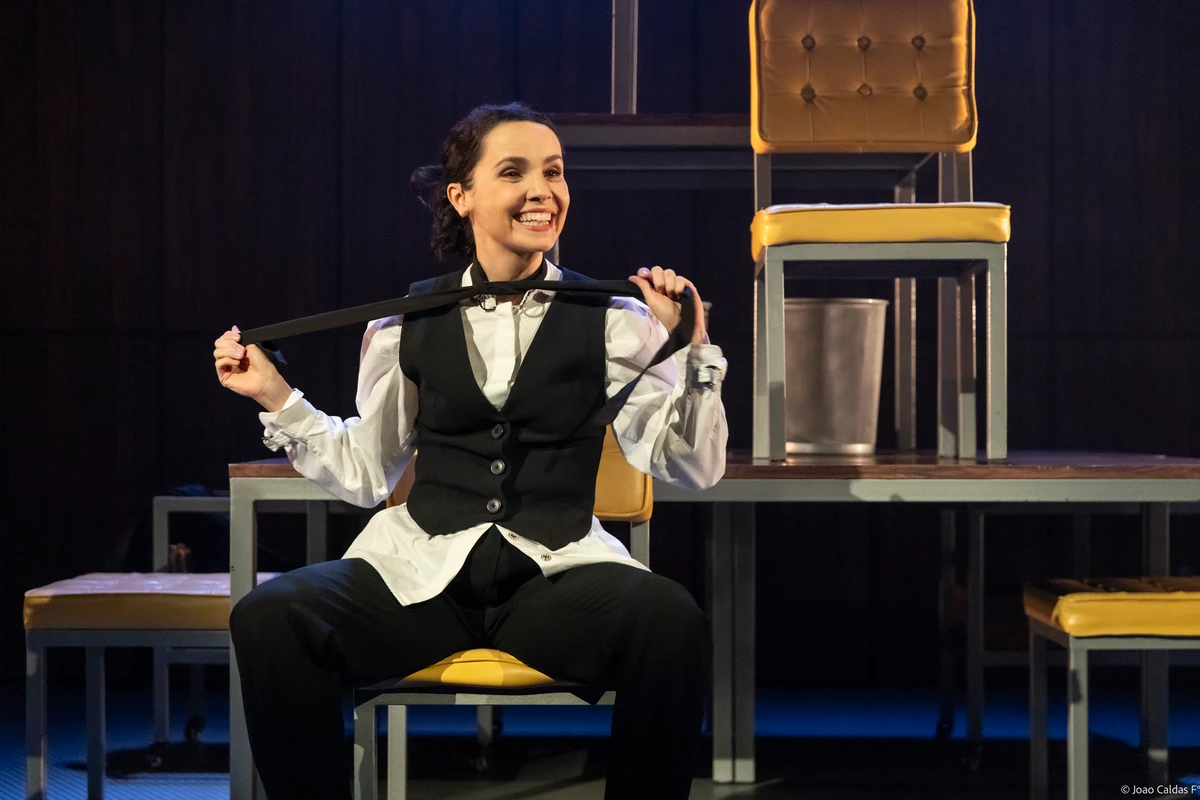 Débora Falabella estrela espetáculo Prima Facie em Salvador por @joaocaldasfilho