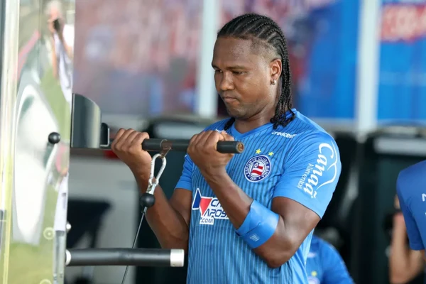 Hugo Rodallega com a camisa do Bahia por Felipe Oliveira/EC Bahia