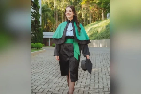 Júlia Picinini Pelinson por Reprodução