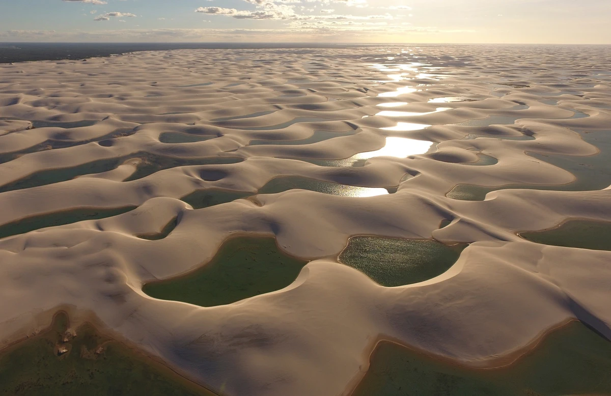 Lençóis Maranhenses (MA) – Paisagens amplas e únicas por Shutterstock