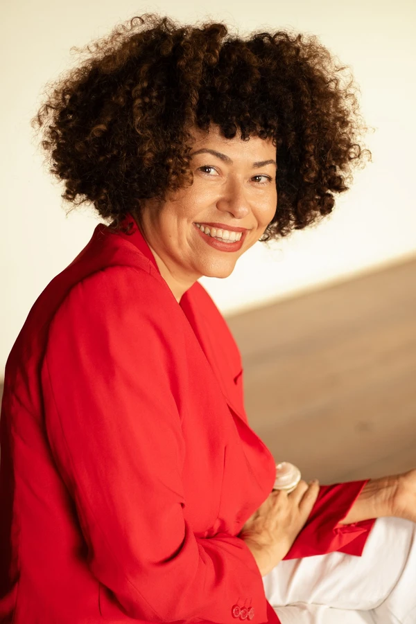 Luciany Aparecida, pesquisadora e autora baiana finalista do Prêmio Jabuti 2024 por Divulgação