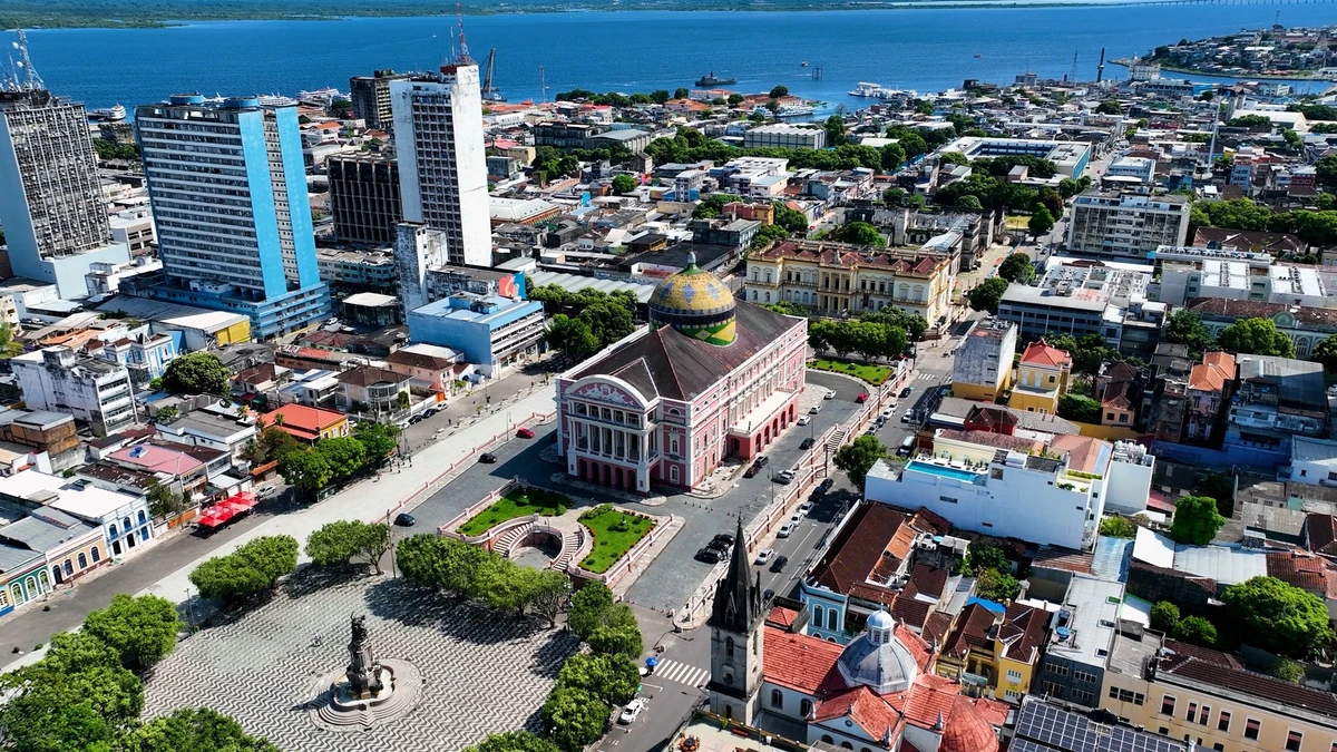 Manaus (AM) – Contato com culturas diferentes por Shutterstock