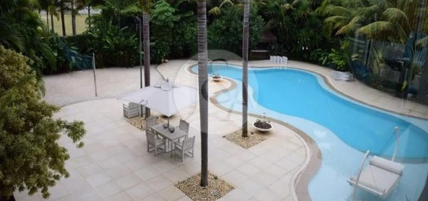 Mansão de Xuxa Meneghel vendida por R$ 45 milhões por Reprodução