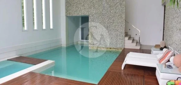 Mansão de Xuxa Meneghel vendida por R$ 45 milhões por Reprodução