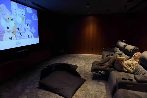 Mansão de Xuxa Meneghel vendida por R$ 45 milhões por Reprodução