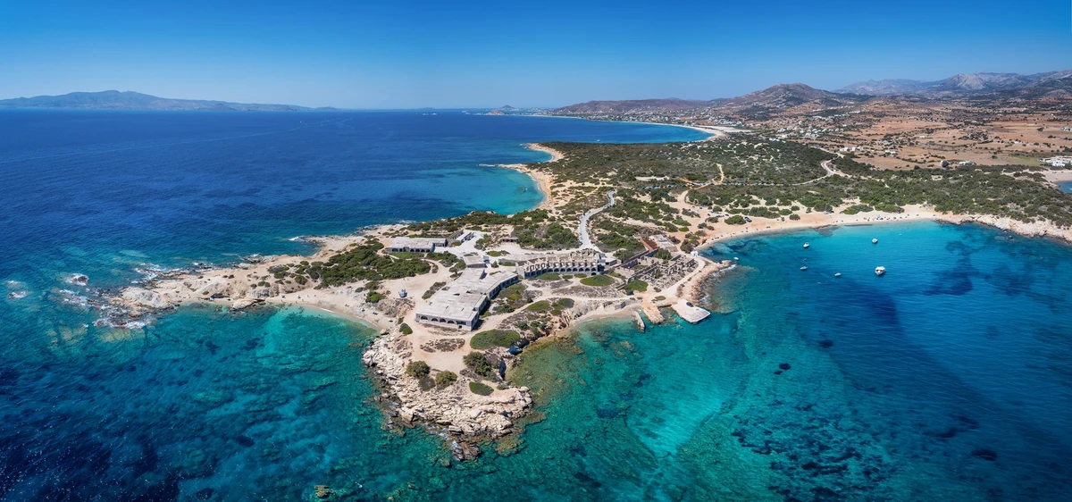 Naxos (Grécia) - Mar, história e emoção profunda por Shutterstock