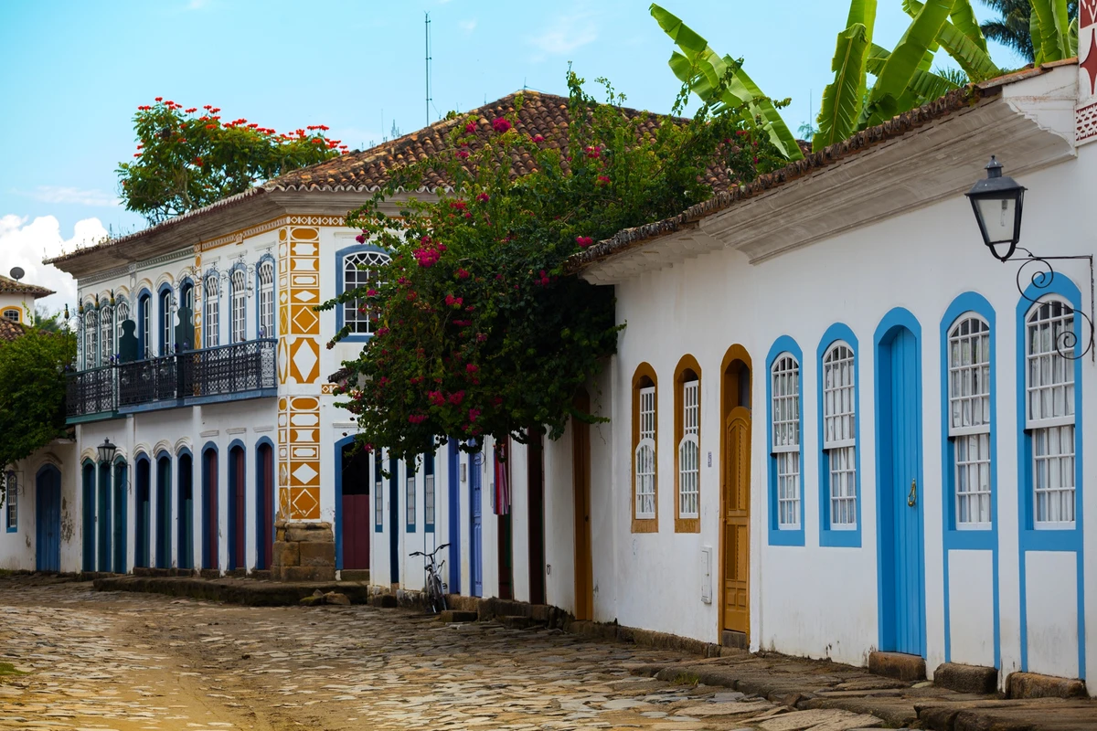 Paraty (RJ) – Harmonia entre história e natureza por Shutterstock