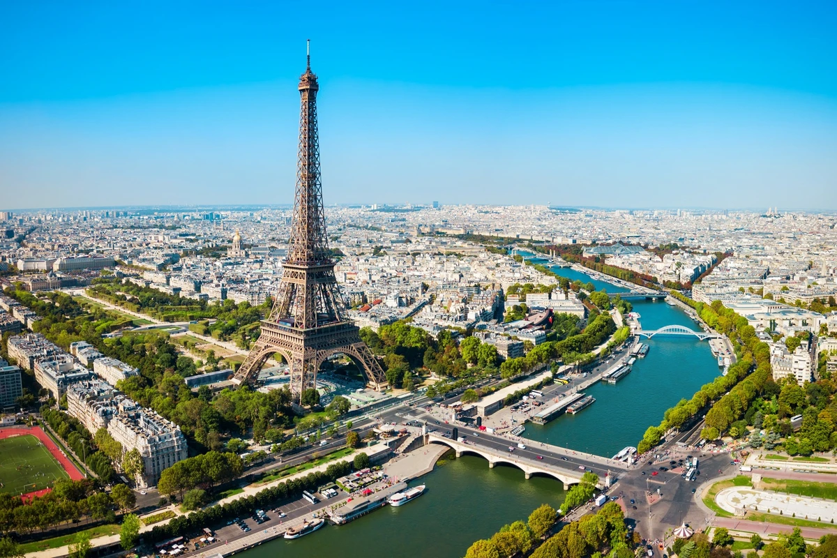 Paris (França) – Estética, sabor e romantismo por Shutterstock
