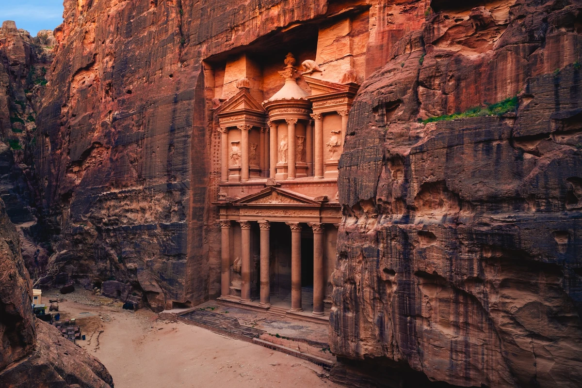 Petra (Jordânia) – Mistério e impacto histórico por Shutterstock
