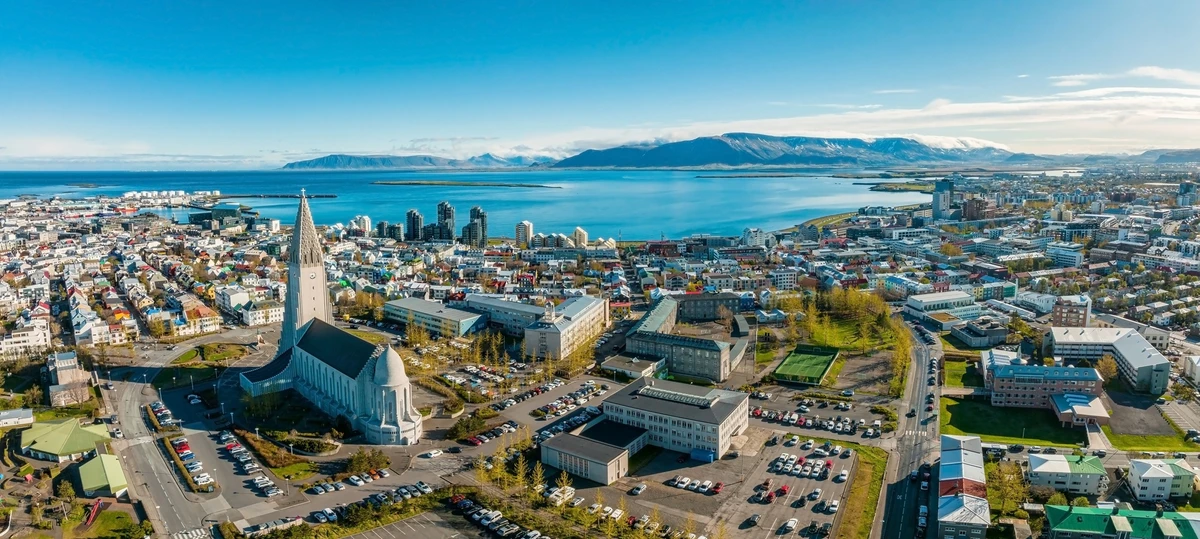 Reykjavík (Islândia) – Paisagens únicas e modernidade por Shutterstock